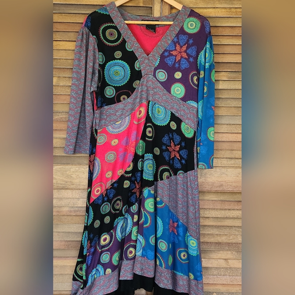 The Pyramid Collection Dress - Picture 5 of 11